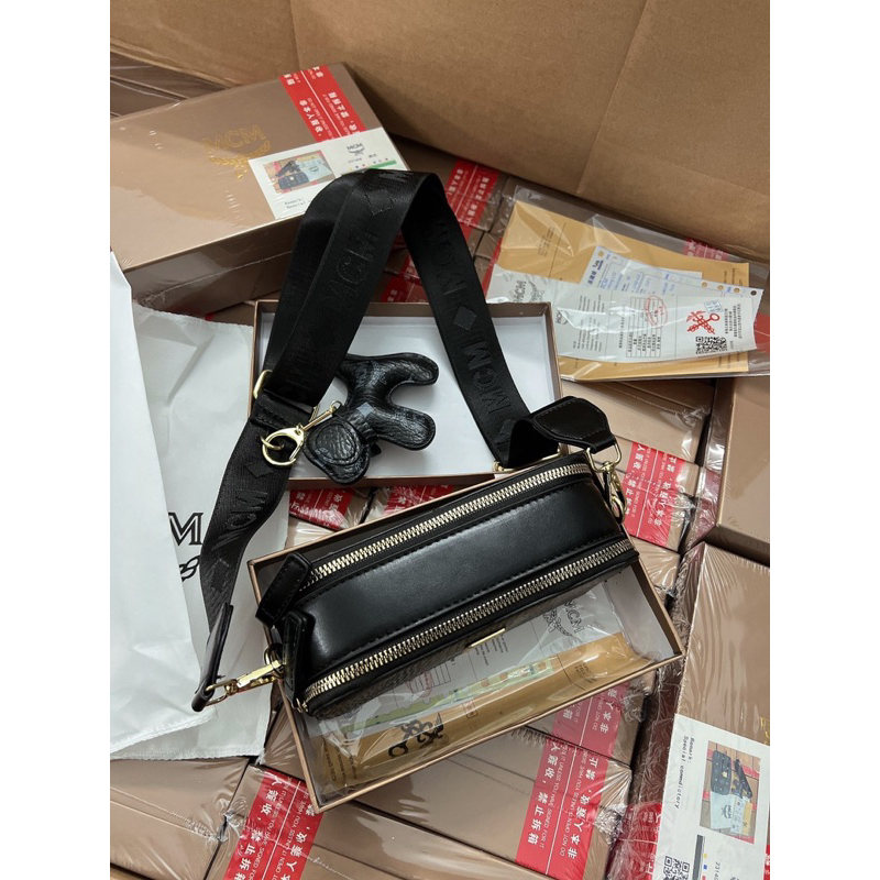 Túi xách đeo chéo size 20cm kèm gấu siêu đẹp