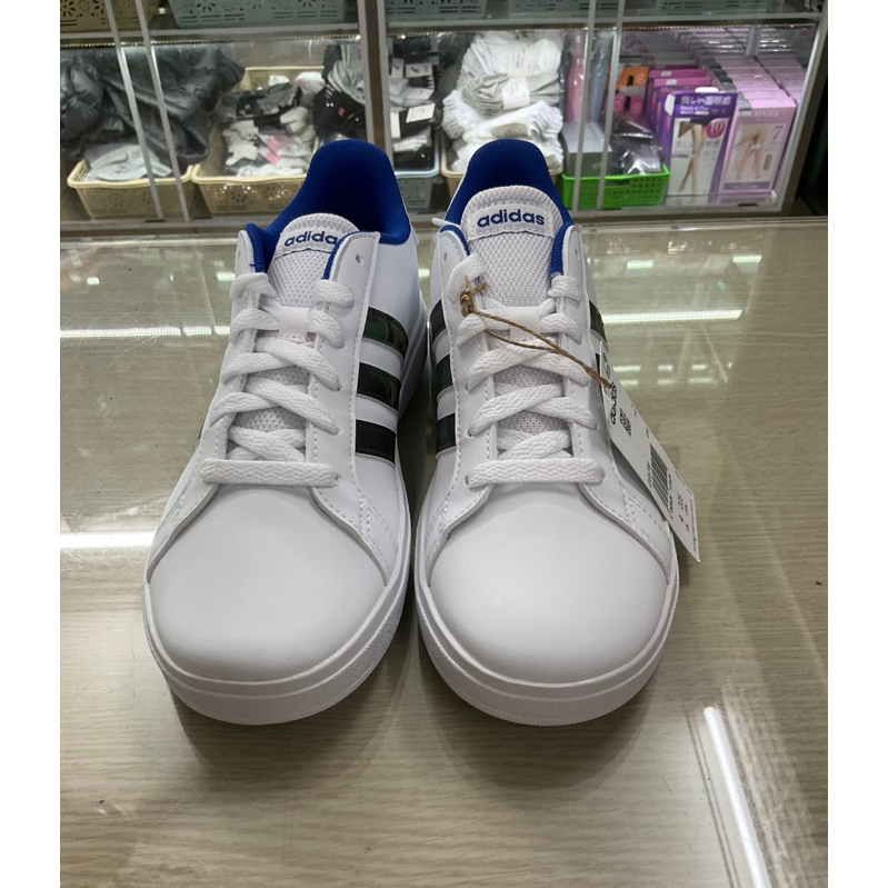 Giày Adidas chính hãng mua tại Nhật