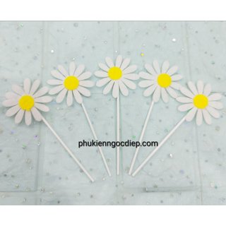 hoa cúc xốp trang trí bánh
