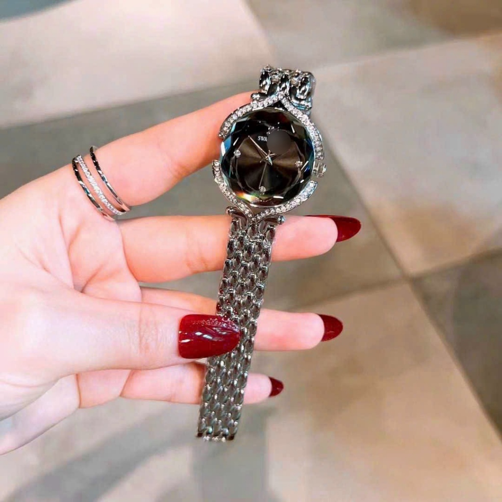 Đồng hồ nữ S-wa-roski nữ ,size : 30mm lun thời trang trẻ trung , sang trọng , chống nước 3atm, bảo hành 6 tháng