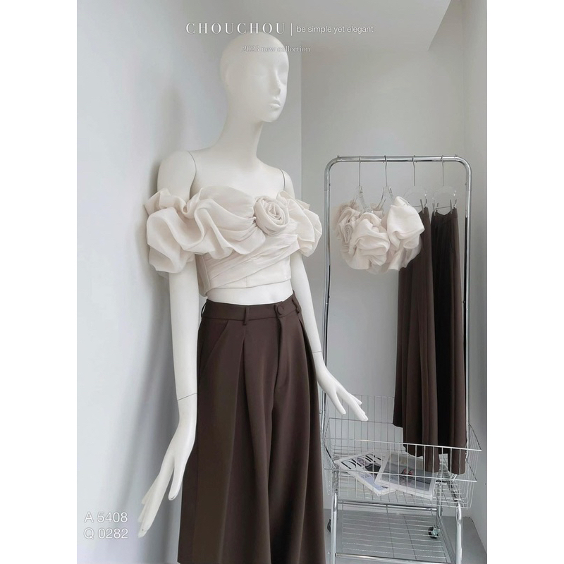 Áo tơ trễ vai cuộn hoa