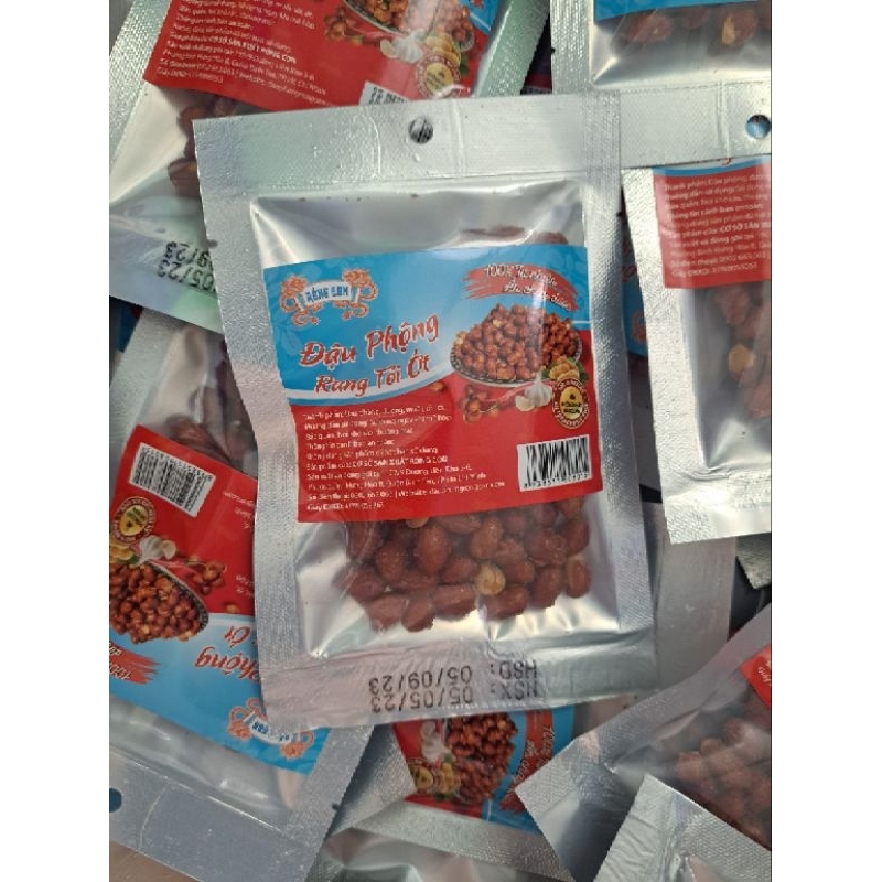 Combo 50 Bịch Đậu Phộng Rang Tỏi Ớt (Bịch 35g) Thương Hiệu Rồng Con