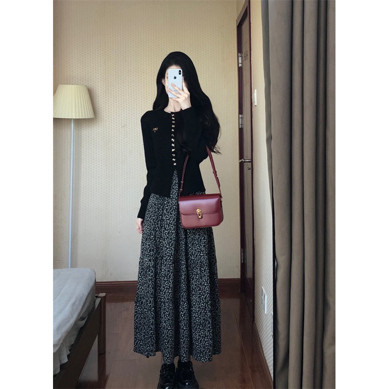 Set Áo Len Cardigan Cúc Nơ Kèm Ghim Cài Áo Phối Chân Váy Hoa Nhí Dài Tiểu Thư QCCC