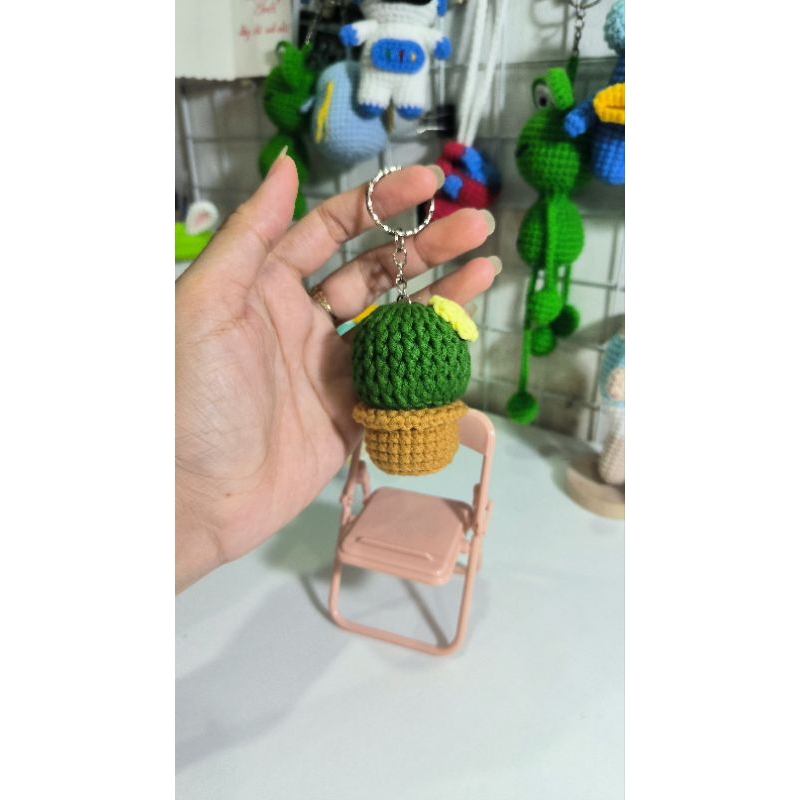 Móc khoá chậu xương rồng bằng len handmade