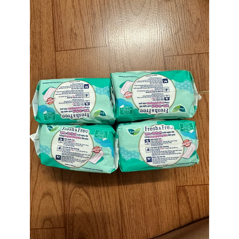 Combo 4gói băng vệ sinh Laurier siêu mỏng 8 miếng
