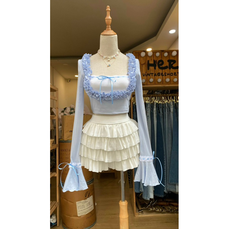 “𝐂𝐇𝐑𝐈𝐒𝐓𝐈𝐍𝐄 𝐓𝐎𝐏” Áo Croptop thun tay dài cổ vuông dễ thương, tay ống loe tiểu thư