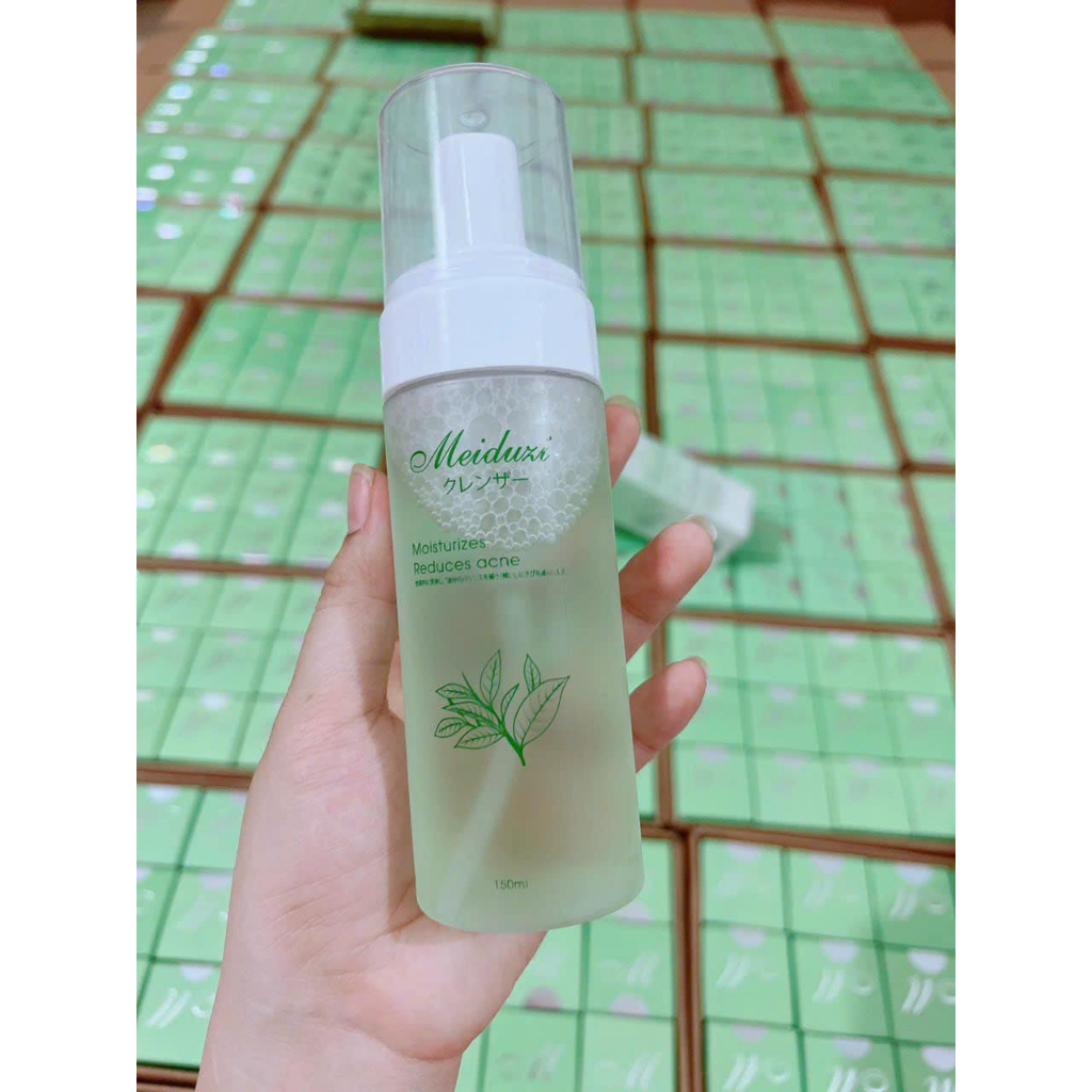 Sữa rửa mặt Meiduzi tạo bột trà xanh 150ML mờ thâm,mụn, tàn nhang, trắng da quà tặng dây cột tóc