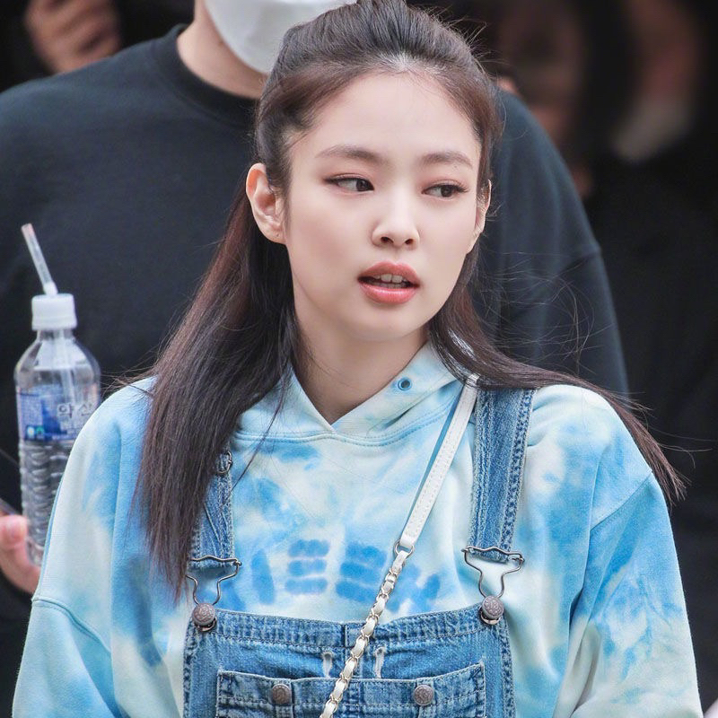 Áo hoodie đen Nieeh giống Jennie Blackpink