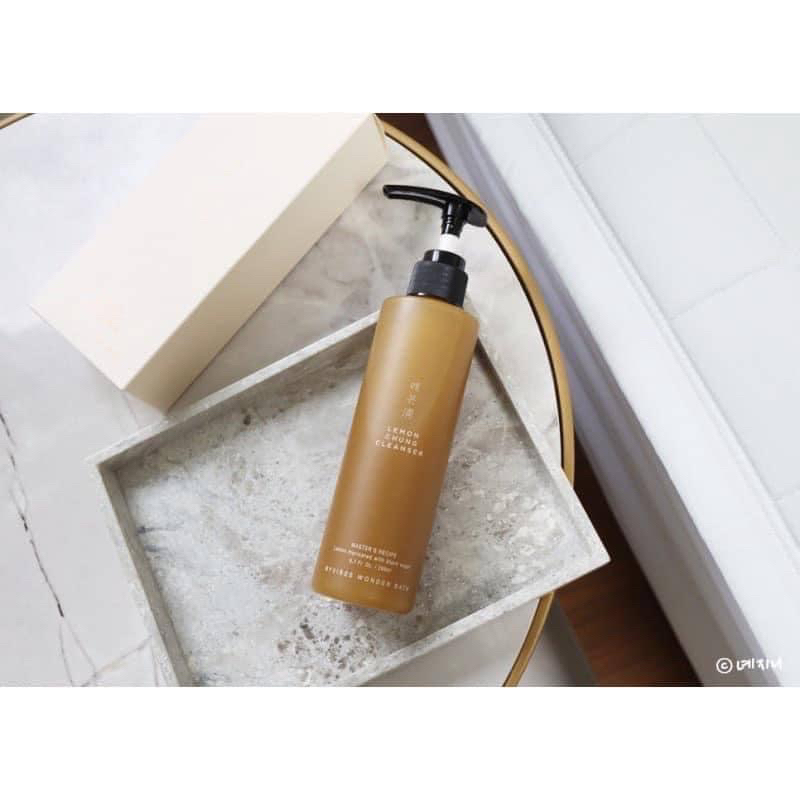 Sữa Rửa Mặt Chăm Sóc Da Đường Đen Wonder Bath Lemon Chung Cleanser 200ml + Một Món Quà Nhỏ