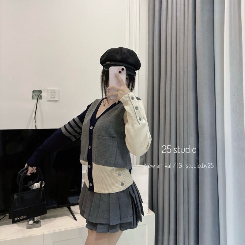 ÁO LEN PHỐI MÀU VẠCH TAY CỔ V | STUDIOBY25