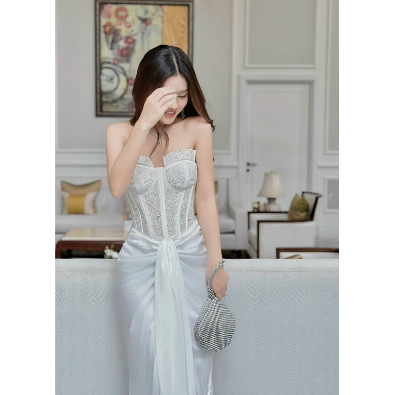 ĐẦM QUÂY BODY THÂN REN CHÂN LỤA RÚM TRƯỚC DỰ TIỆC