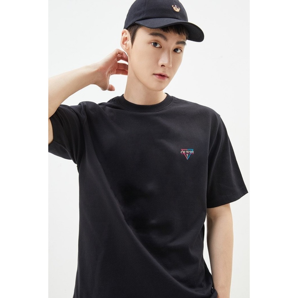 Áo thun GUESS. Unisex phù hợp cả Nam và Nữ. Chất vải Cotton mềm mịn, co giãn.