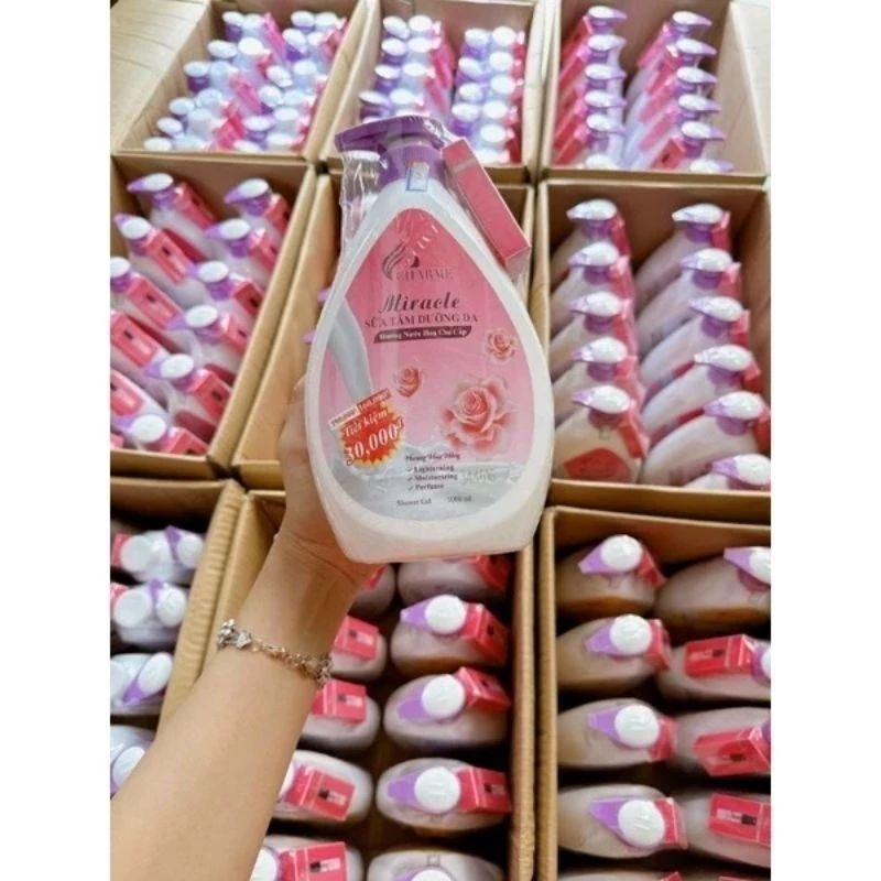 Sữa tắm trắng da hương nước hoa miracle_màu hồng_ chai to 1000m_tặng kèm nước hoa mini