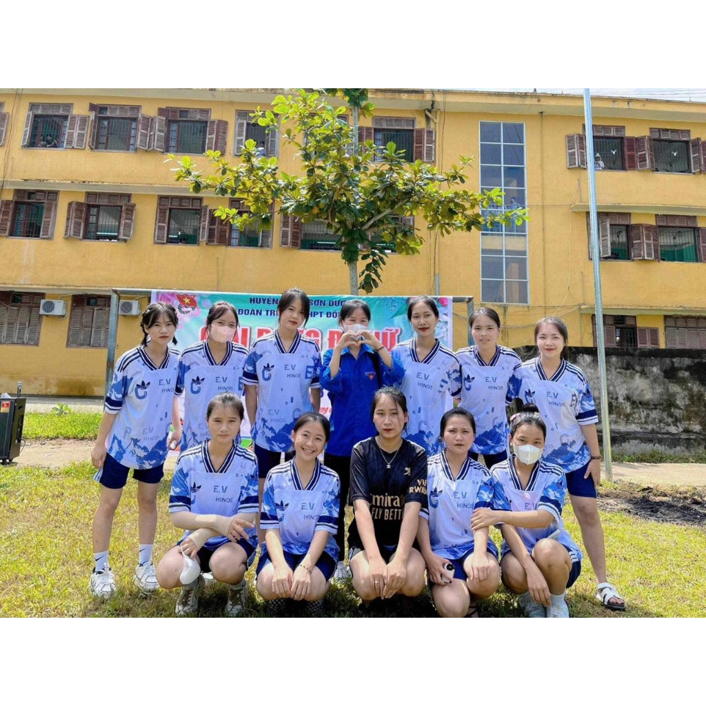 Bộ quần áo bóng đá không logo 3 lá hoạ tiết mới - In tên số áo theo yêu cầu - Hàng thun lạnh cao cấp