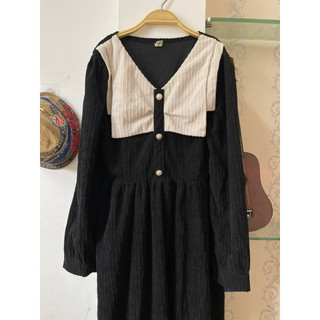 Đầm nhung màu đen phối cổ be size s m