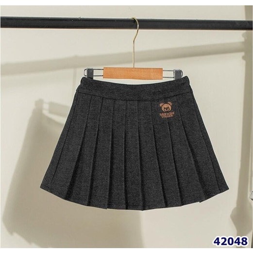 Chân Váy xếp li cho bé yêu nhà mình ạ!