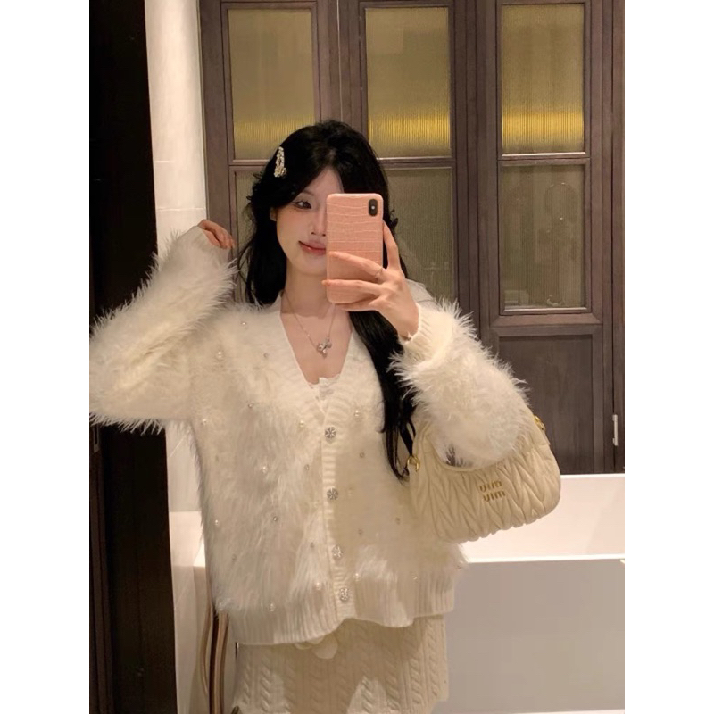 Áo cardigan lông thỏ cài cúc đá siêu xinh