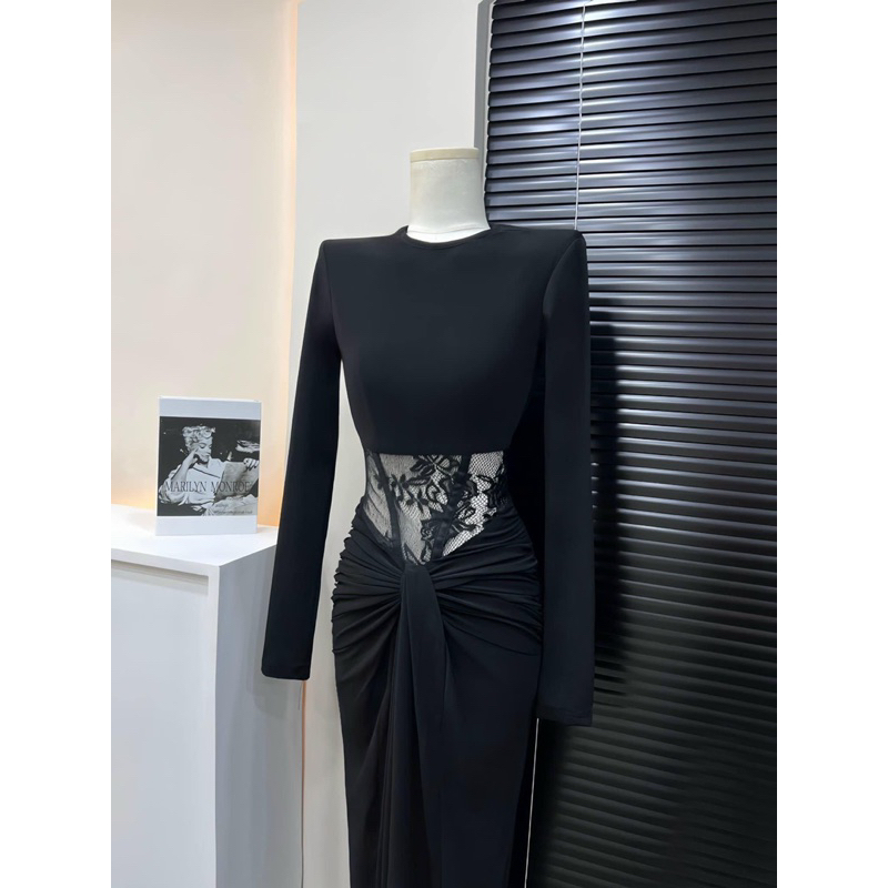 Đầm thiết kế tay dài ren lưới bụng - carotshop