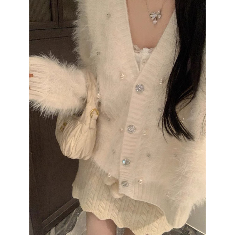 Áo cardigan lông thỏ cài cúc đá siêu xinh