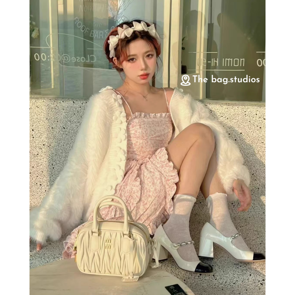 Túi đeo chéo kẹp nách da nhăn họa tiết miumiu mẫu mới nhất  2023