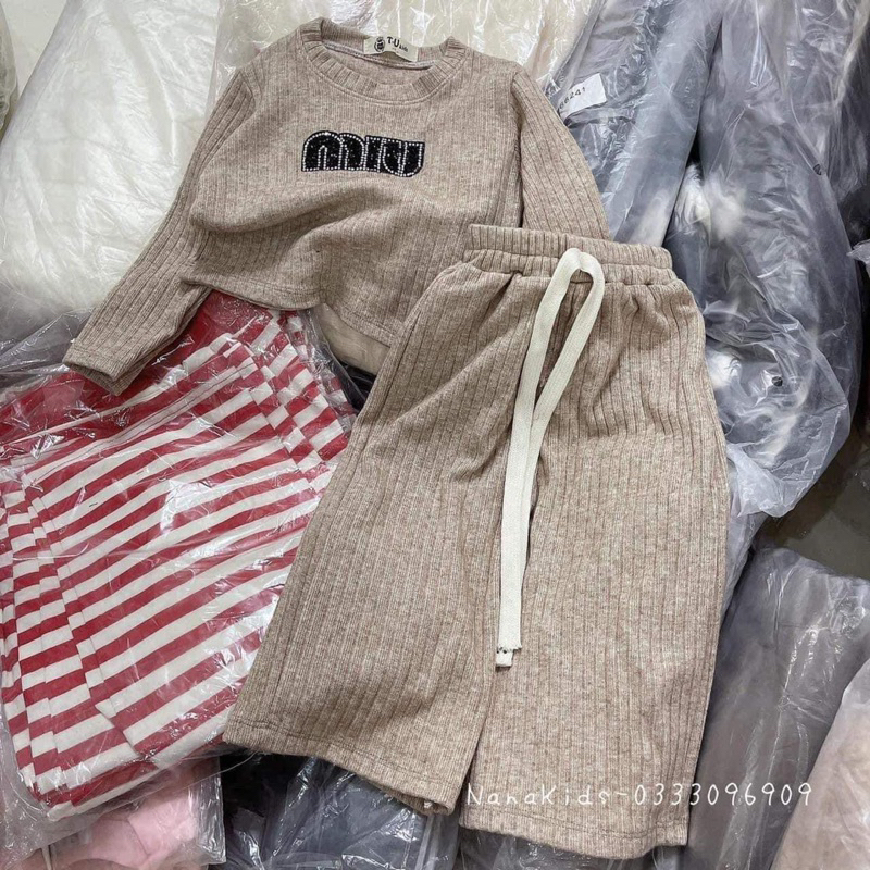 Set bộ len siêu đẹp cho bé gái