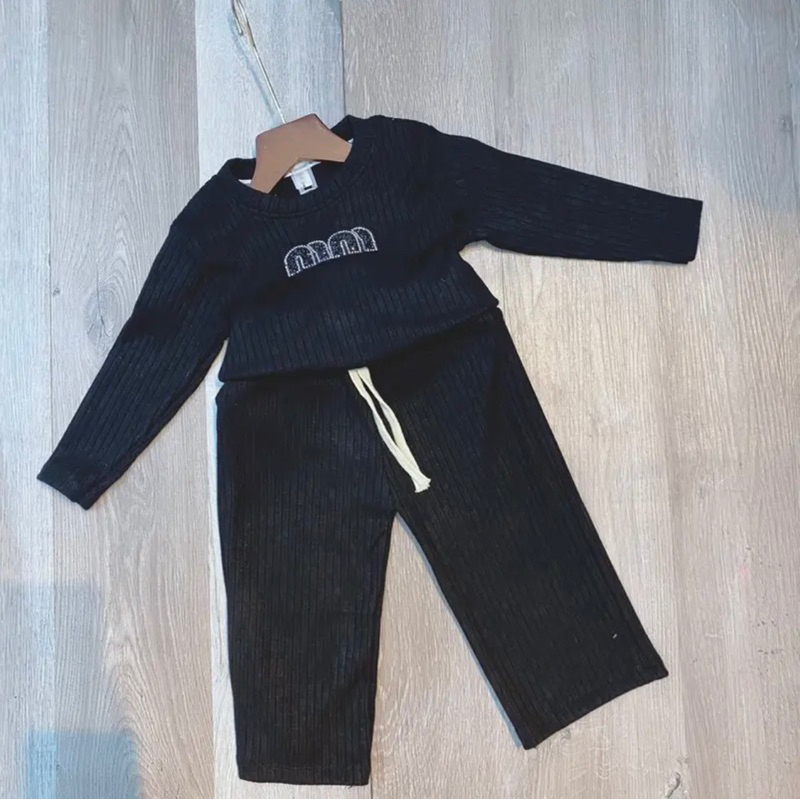 Set bộ len siêu đẹp cho bé gái
