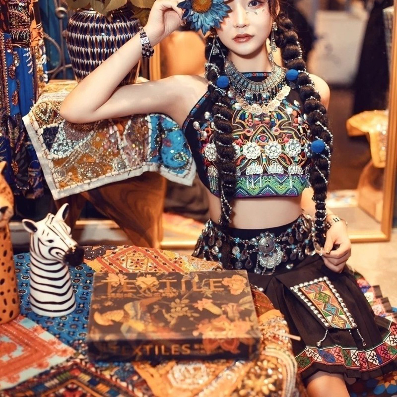 Trang phục Dân tộc Miêu Cương, Trang phục du lịch, Trang phụ hoá trang