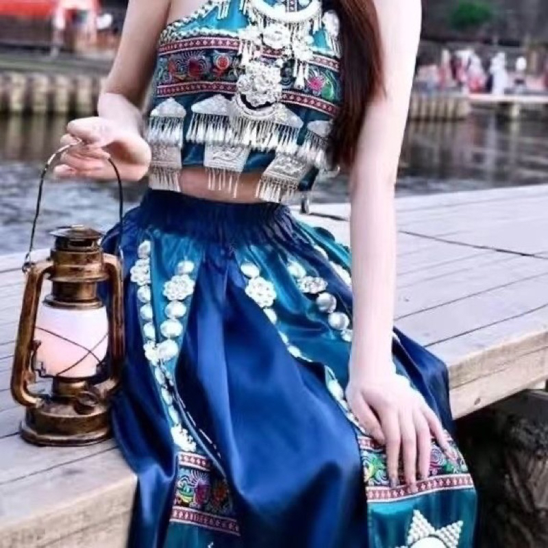 Trang phục Dân tộc Miêu Cương, Trang phục du lịch, Trang phụ hoá trang