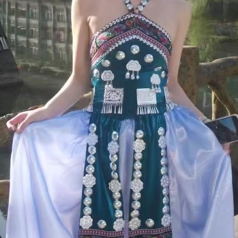 Trang phục Dân tộc Miêu Cương, Trang phục du lịch, Trang phụ hoá trang