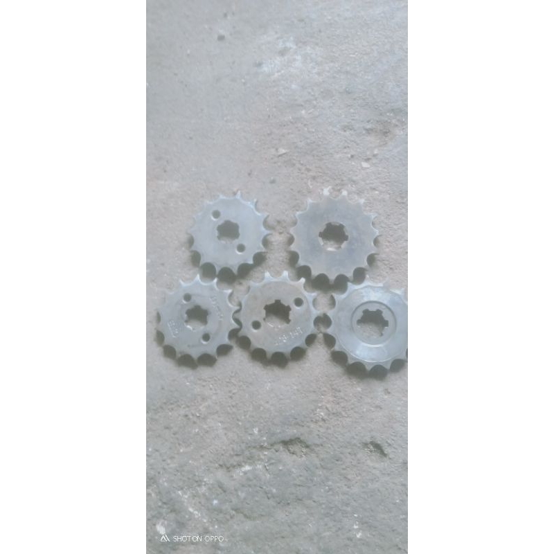 Nhông trước xe máy