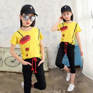 Bộ quần áo hè và mọi thứ