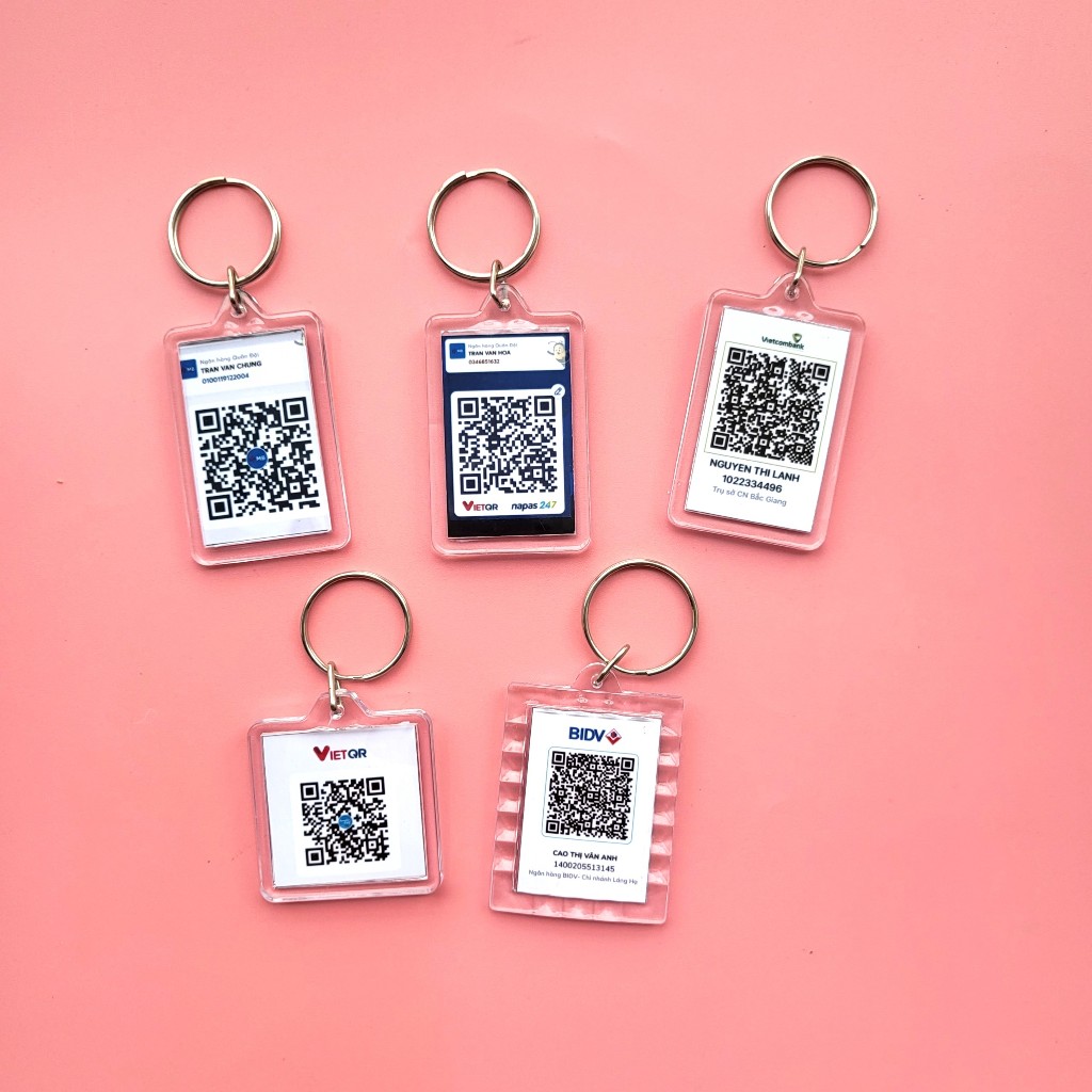 Móc khoá in mã QR code tài khoản ngân hàng theo yêu cầu