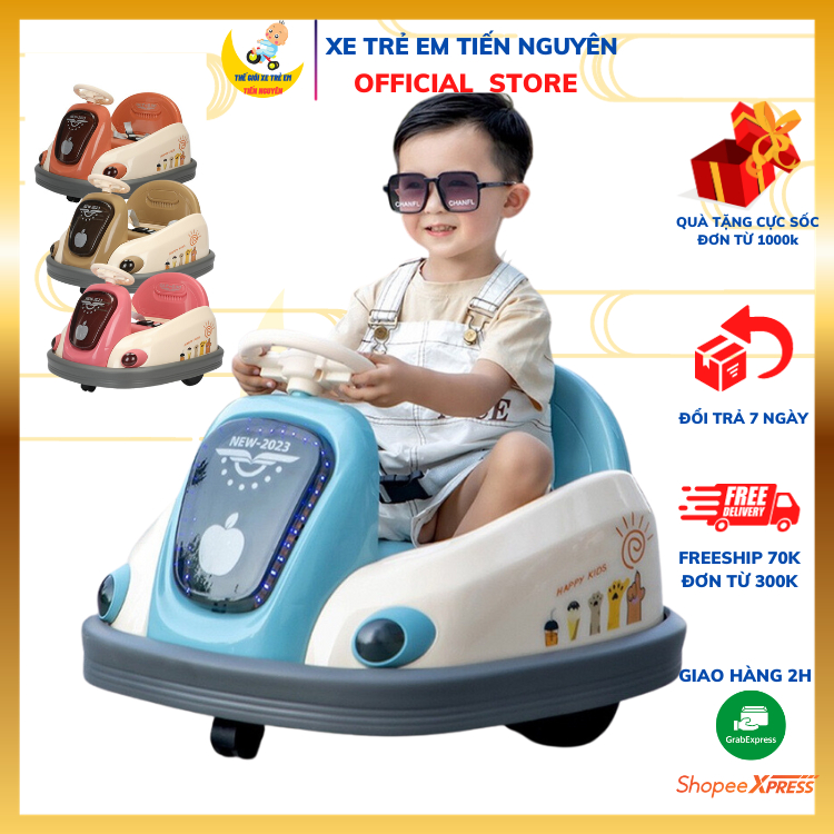 Xe điện xoay 360 độ quả Táo C30 có điều khiển từ xa, kèm sạc điện, xe ô tô điện trẻ em cho bé từ 1-6 tuổi