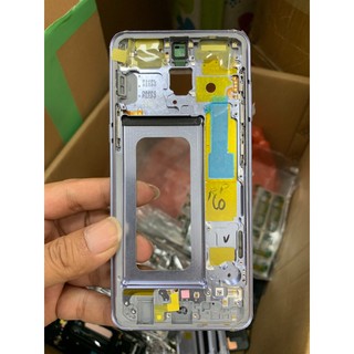 Khung sườn samsung A8 2018 zin new hãng