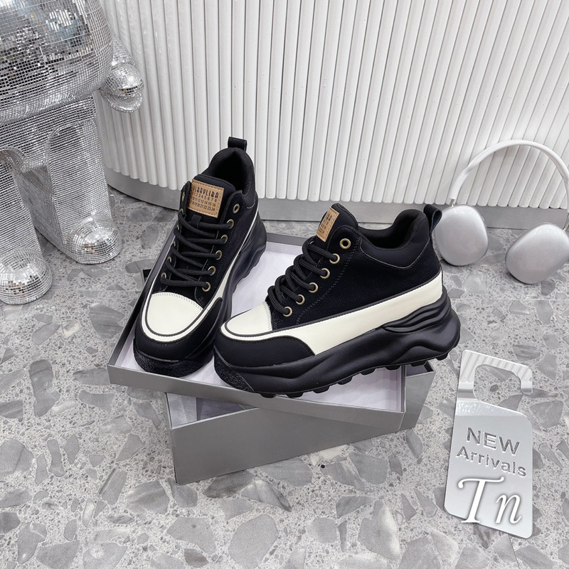 Giày sneaker nâng đế màu đen pha fullbox