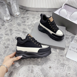 Giày sneaker nâng đế màu đen pha fullbox