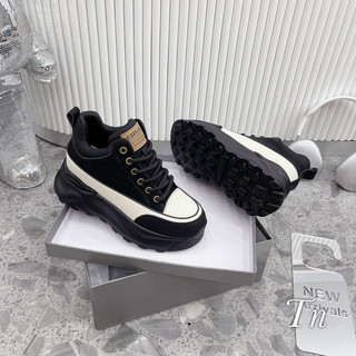 Giày sneaker nâng đế màu đen pha fullbox