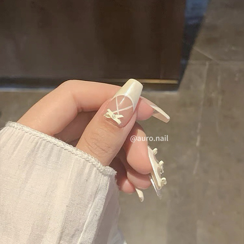 Hộp nailbox thiết kế 24 móng giả đính đá sang chảnh nail giả thời trang