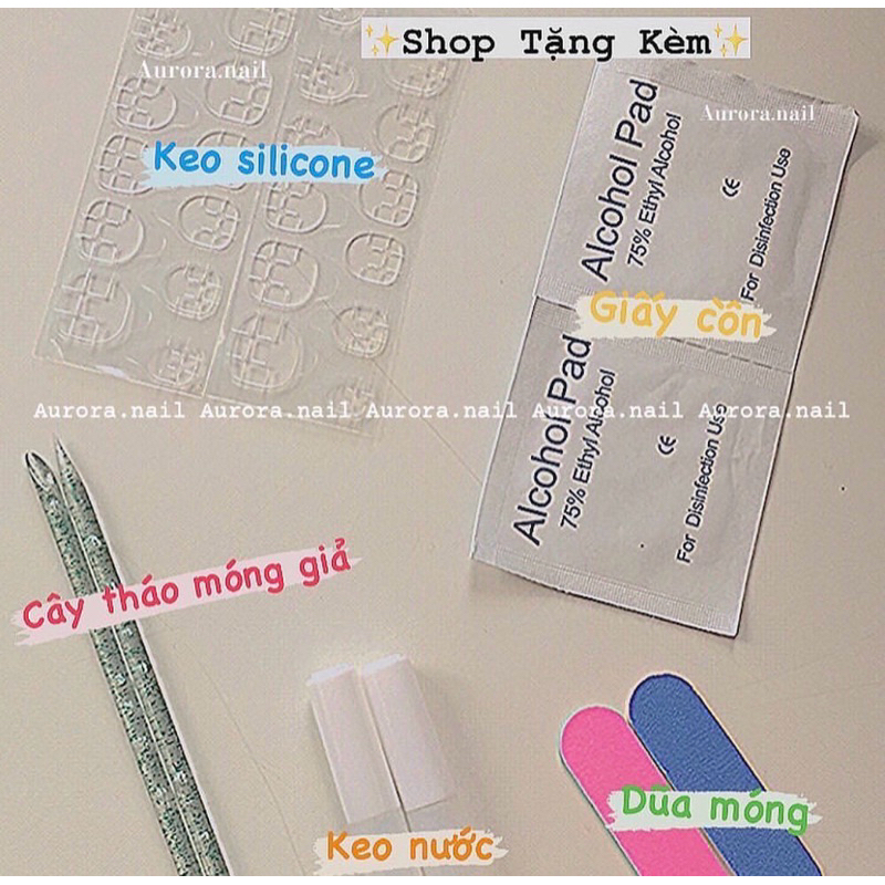 Hộp nailbox thiết kế 24 móng giả đính đá sang chảnh nail giả thời trang