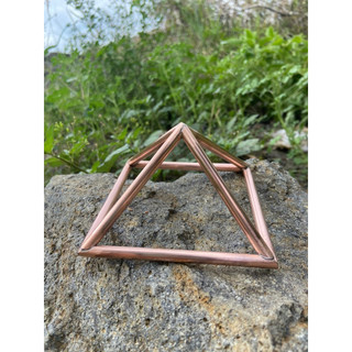 Kim tự tháp đồng đỏ 10cm
