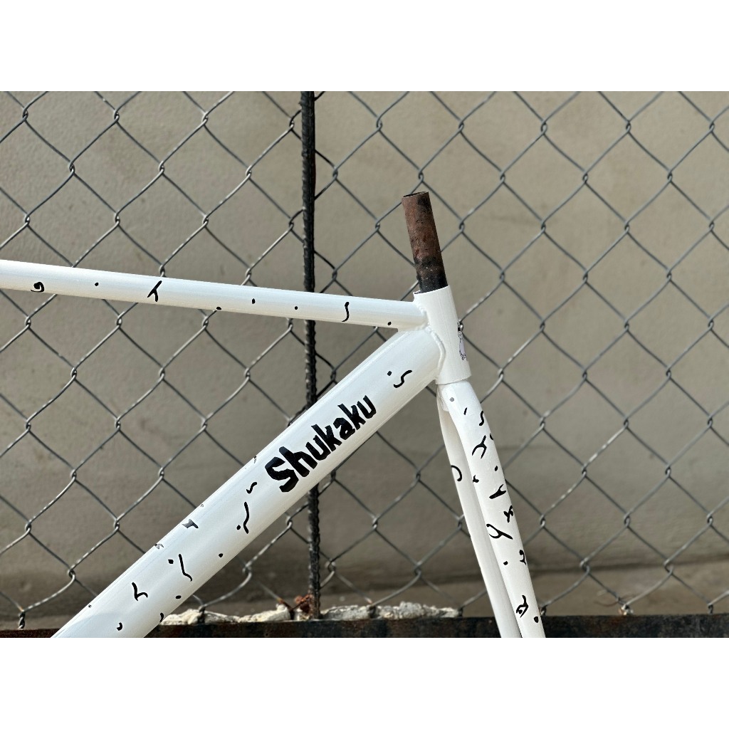 Khung Phuộc CustomPaint Shuka Trắng