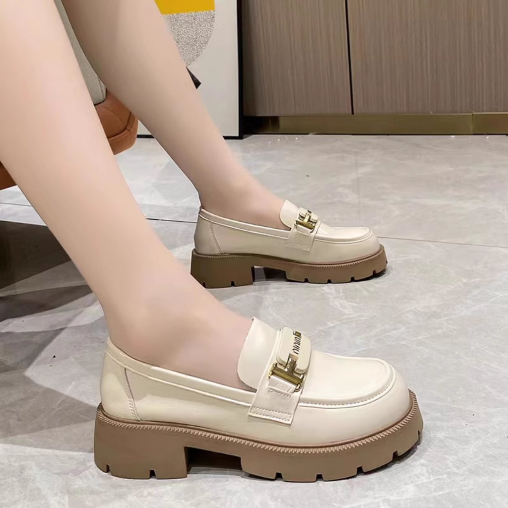 Giày lười nữ da mềm đế dày phối khuy thoải mái 2 màu retro hàng Quàng Châu SC25