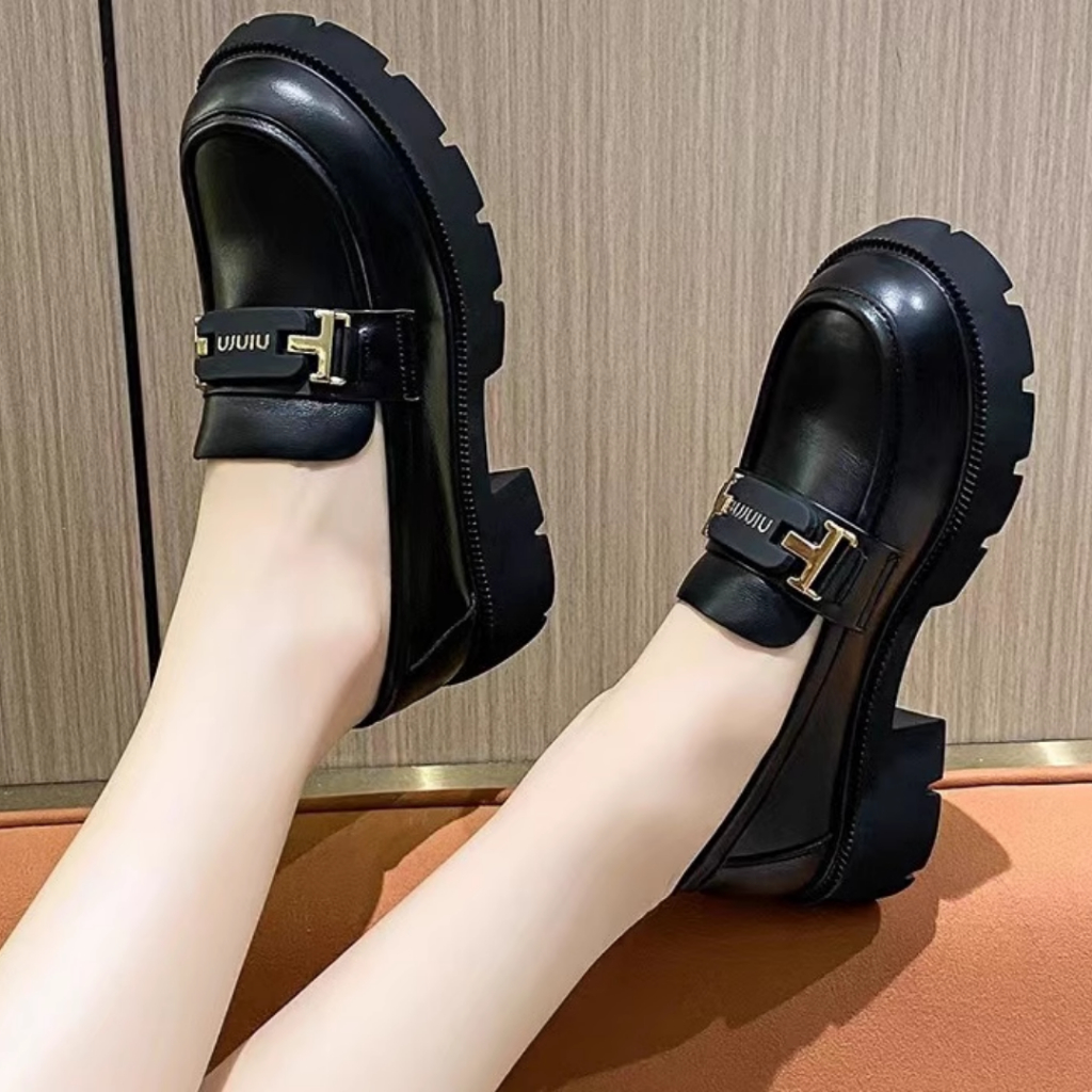 Giày lười nữ da mềm đế dày phối khuy thoải mái 2 màu retro hàng Quàng Châu SC25