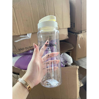 Bình đựng nước có chia vạch nhắc nhở