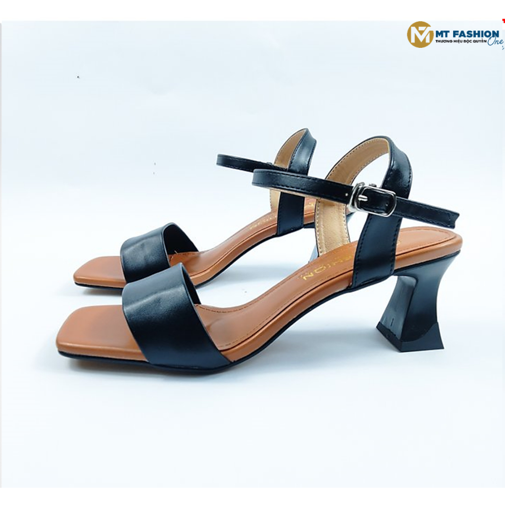 Giày Sandal Nữ Dây Quai To  Chính Hãng MT MT Fashion One Gót  Vuông 5Phân ,Đi Êm , Mũi Vuông Thời Tr