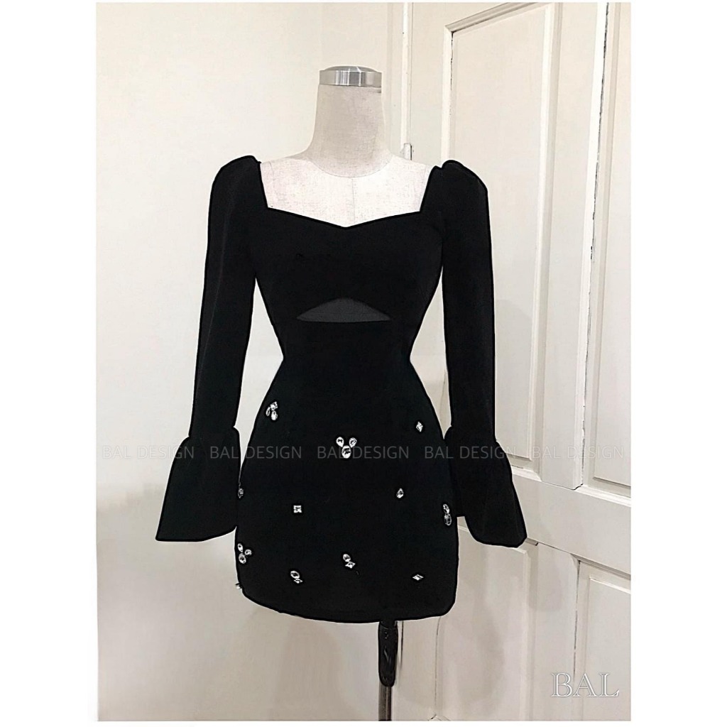 Váy tay loe chân váy đính đá sang chảnh, đẹp xỉu