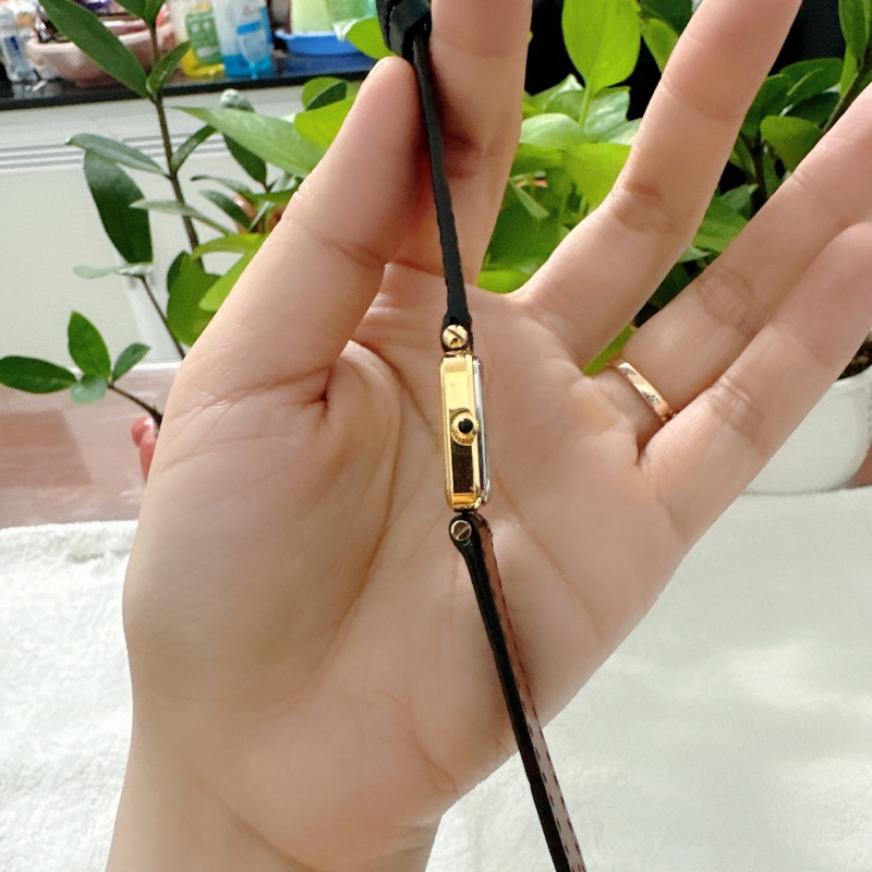 Đồng hồ nữ si nhật dáng tank hiệu D&D, dây da bò