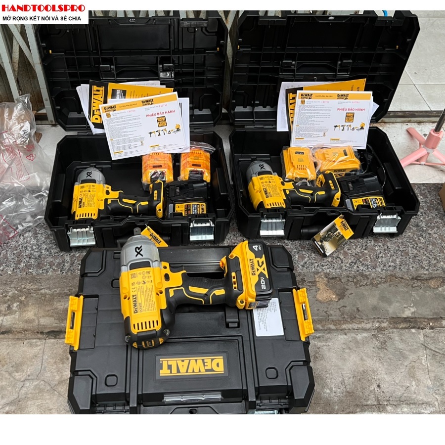 18V MÁY VẶN BU LÔNG ĐỘNG LỰC PIN 950N.m DEWALT DCF899M2