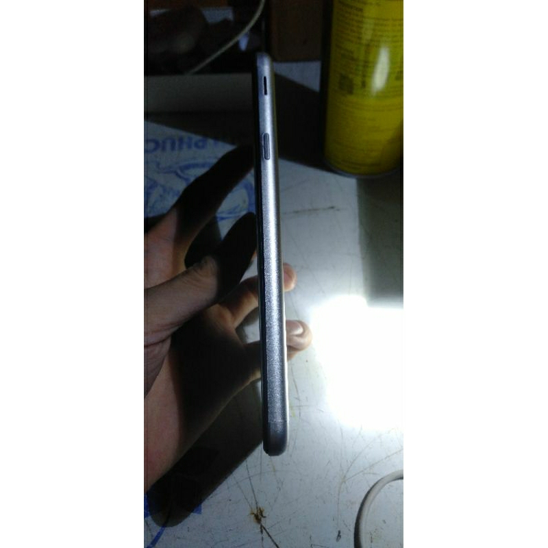 Samsung j5 prime ram 2 bộ nhớ 16GB.