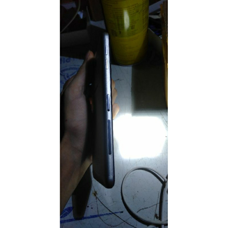 Samsung j5 prime ram 2 bộ nhớ 16GB.